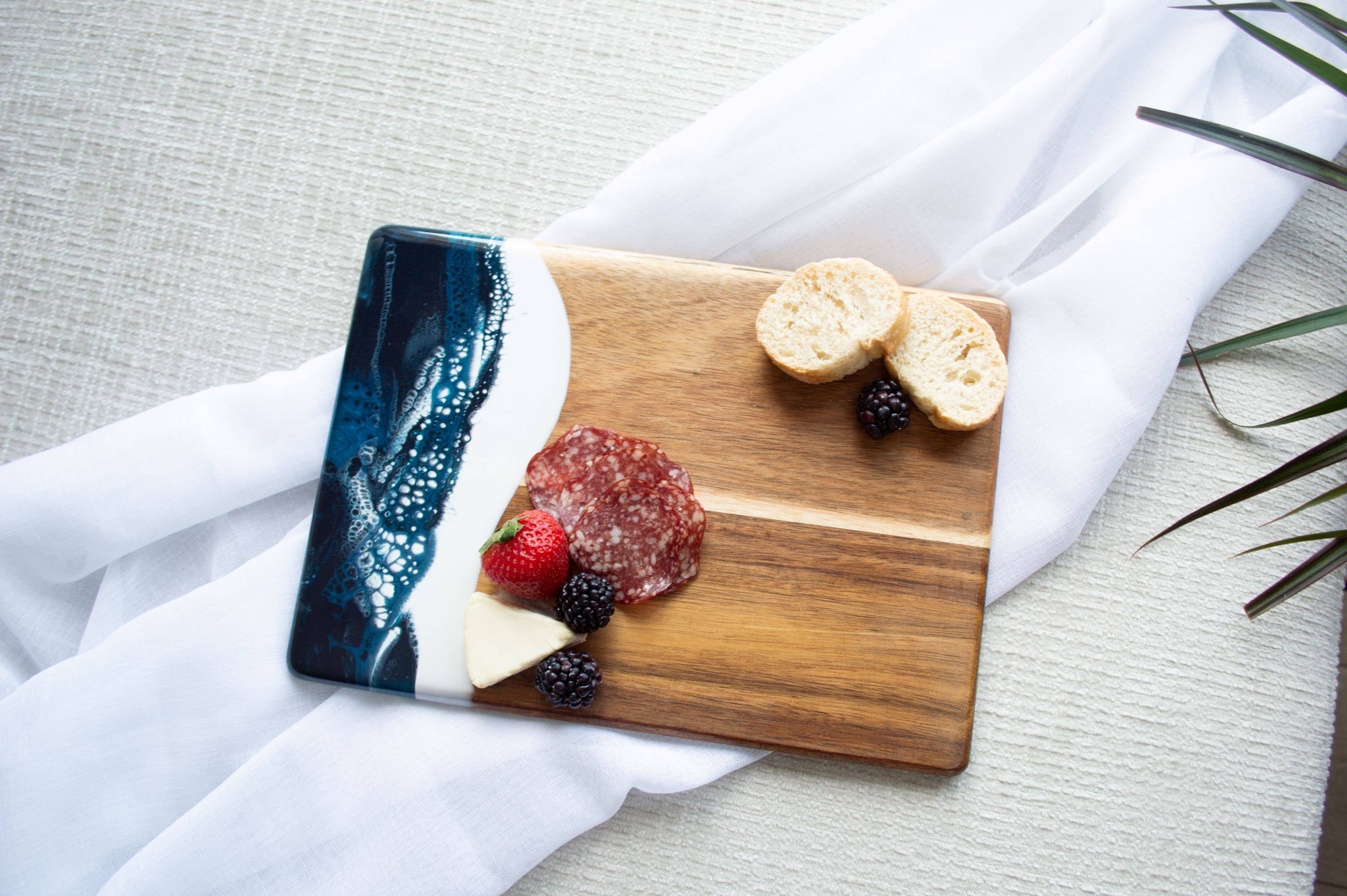 Lynn & Liana Designs - Planche à Fromage et Charcuterie "Soirée Romantique"-9